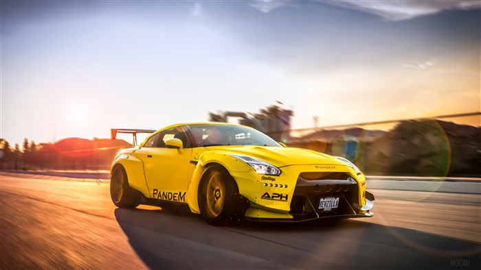 Yellow Nissan GTR 4K