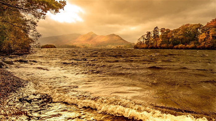 Lake Windermere in Autumn Season 4K