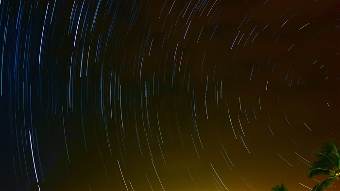 Star Trails Night Long Exposure