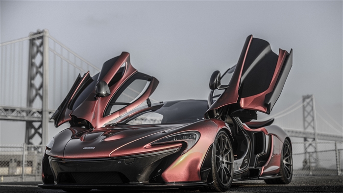 McLaren P1 with Doors Up 4K