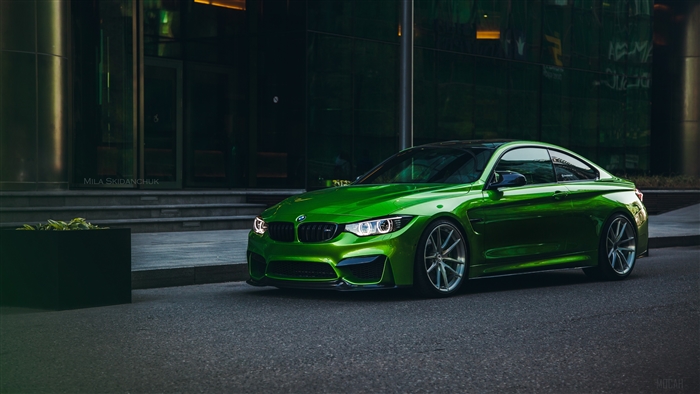 Green BMW M4 Coupe 4K