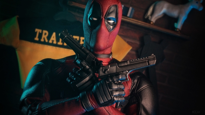 Deadpool with two guns 4K