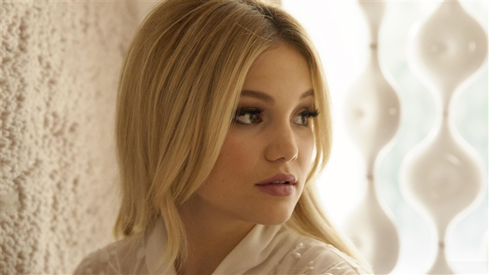Olivia Holt 2019