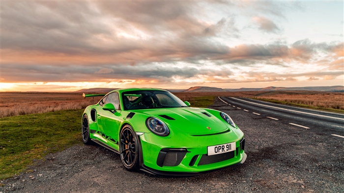Green 2018 Porsche 911 GT3 RS 4K