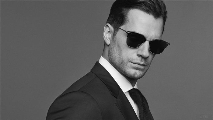 Henry Cavill in Sunglasses and Suit 4K
