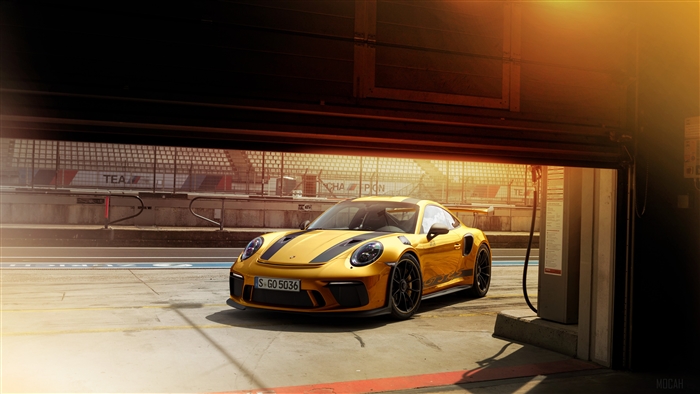 Gold Porsche 911 GT3 RS 4K