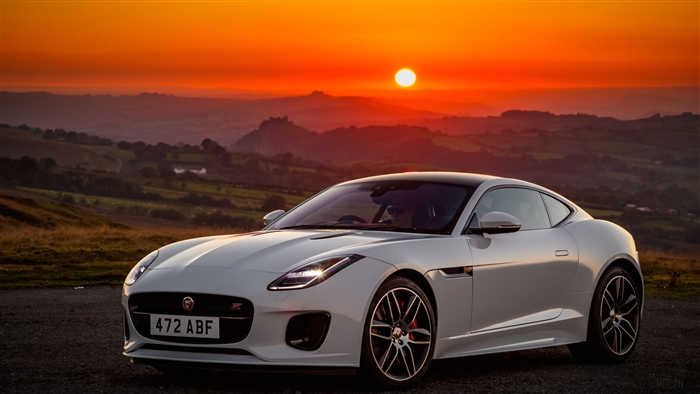 White Jaguar F-Type S Chequered Flag Edition 4K