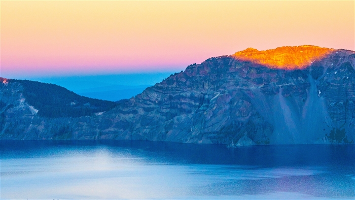Sunset over Crater Lake National Park, USA 4K