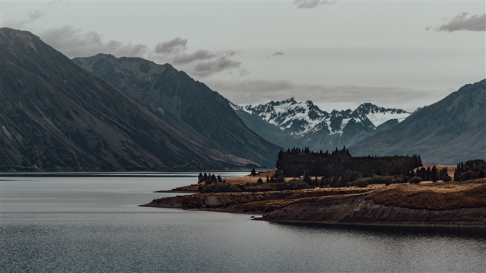 Mountains and lake with fog 4K