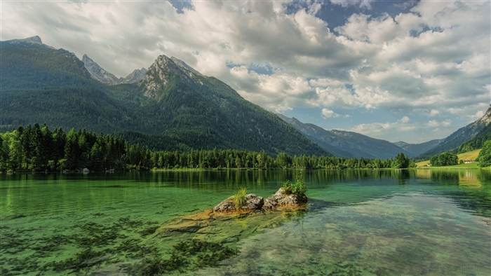 Lake and mountains in Hintersee, Austria 4K