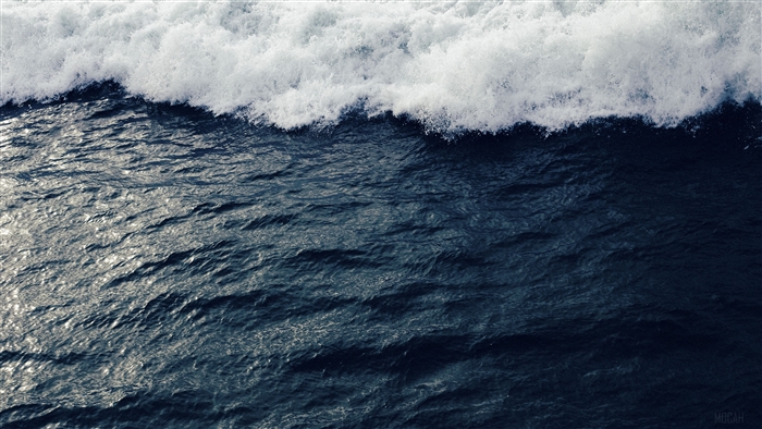 Ocean wave with foam 4K