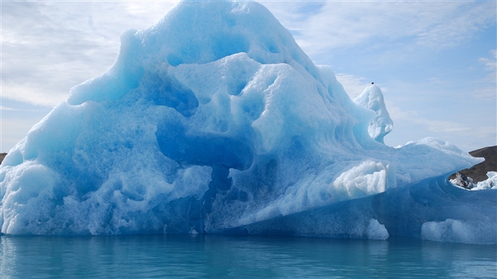 Iceberg in Jokulsarlon Glacier Lagoon, Iceland 4K