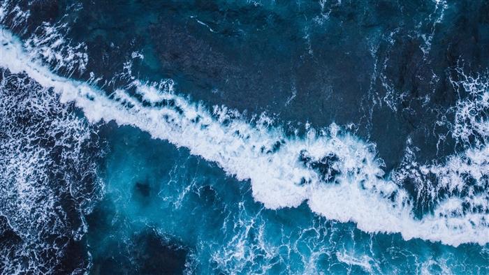 Ocean waves crashing near Cape York, Australia 4K