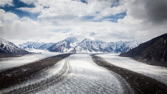 Snow-capped mountains and glaciers 4K