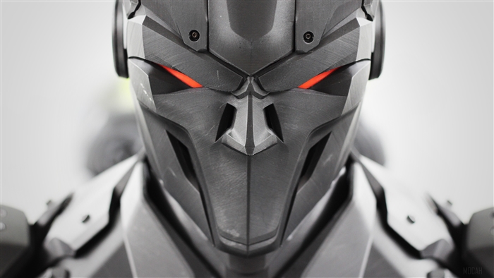 Robotic head with glowing red eyes 4K