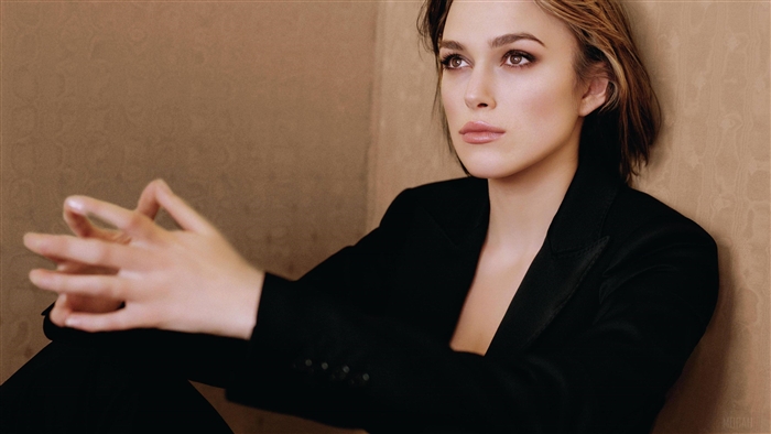 Keira Knightley in Black Blazer 4K