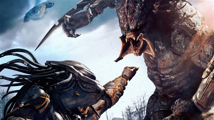 Predators fighting in The Predator movie 4K