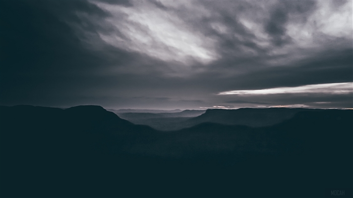 Dark Mountains and Clouds in Blue Mountains, Australia 4K