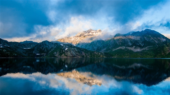 Misty Mountains