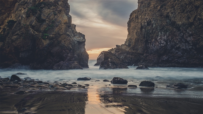 Pfeiffer Beach Waves at Dusk 4K