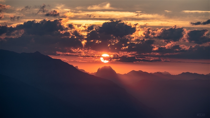 Beautiful Sunrise Over Mountains 4K