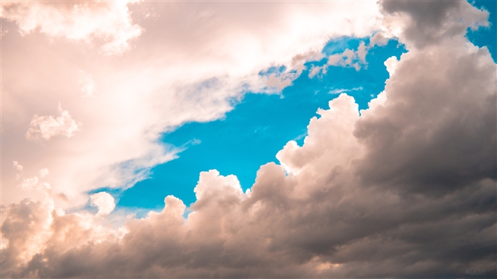 Blue Sky with Clouds 4K