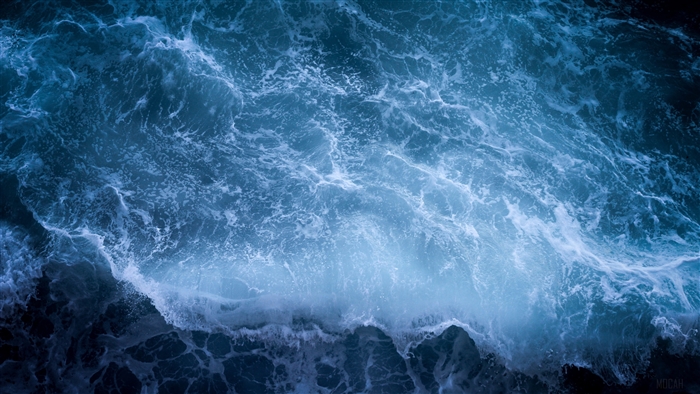 Ocean Waves Crashing in 4K