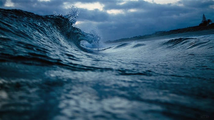 Ocean Wave Breaking 4K