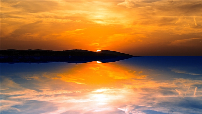 Sunset Reflection Over Sea with Clouds 4K