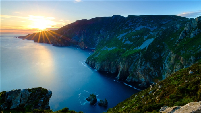 Slieve League Cliffs at Sunset 4K