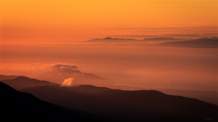 Sunset over misty mountains from Blue Mountain 4K