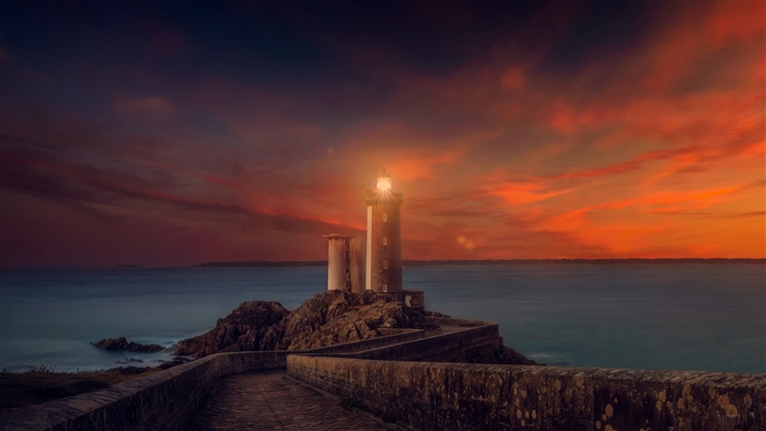 Lighthouse at Sunset 4K
