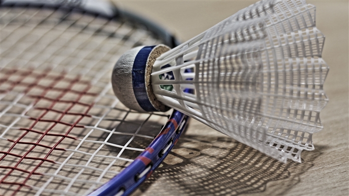 Badminton racket and shuttlecock 4K