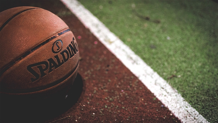 Spalding basketball on court line 4K