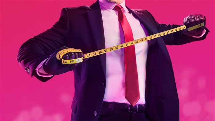 Agent 47 from Hitman measuring himself