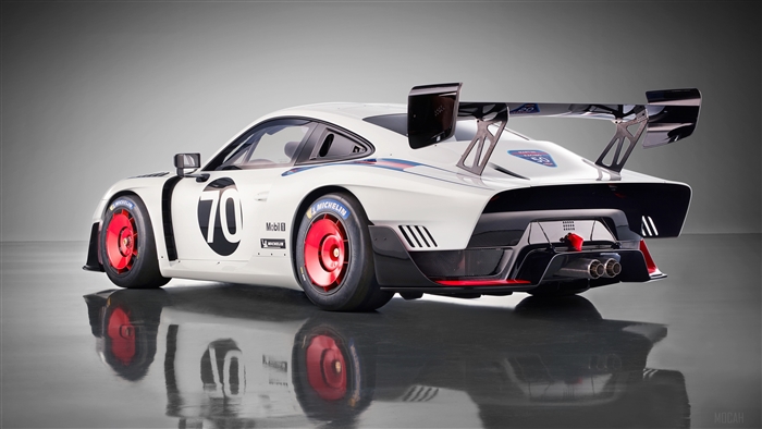 2019 Porsche 935 race car rear view 4K