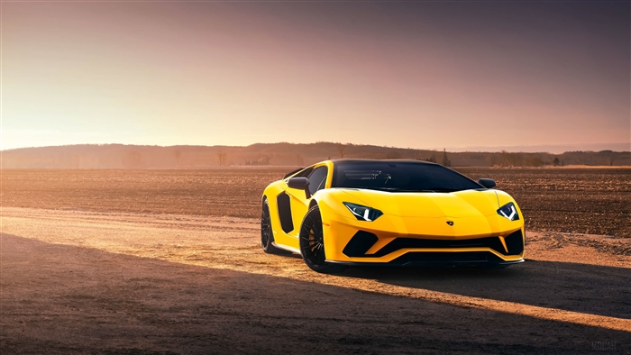 Yellow 2018 Lamborghini Aventador S 4K