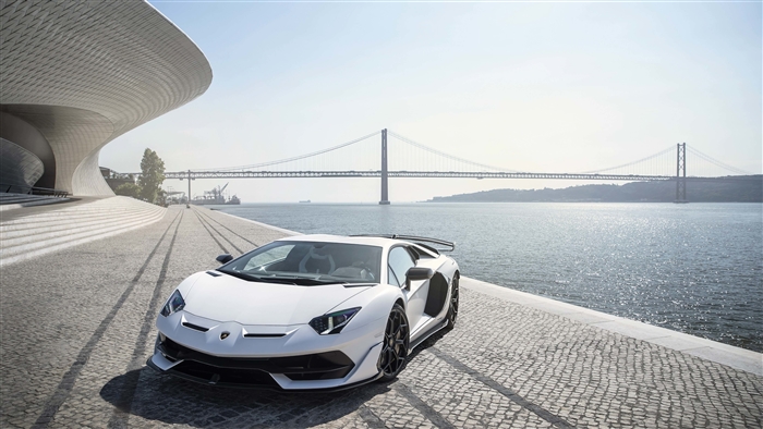 White Lamborghini Aventador SVJ in Lisbon 4K