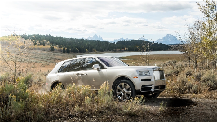 2019 Rolls Royce Cullinan SUV 4K