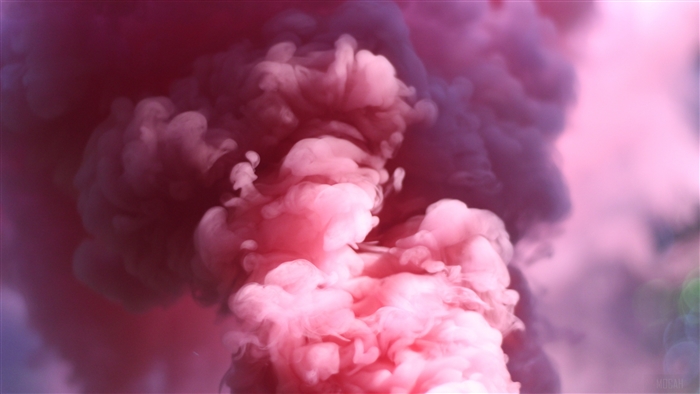 Pink and purple smoke shroud 4K