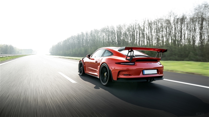 2018 Porsche 911 GT3 RS rear view 4K