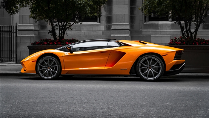 Orange Lamborghini Aventador 4K