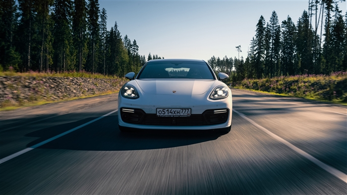 White Porsche Panamera Turbo S E Hybrid Sport Turismo 4K