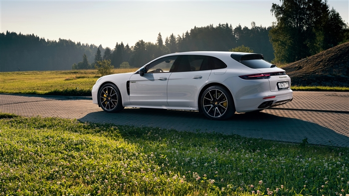 White Porsche Panamera Turbo S E Hybrid Sport Turismo 4K