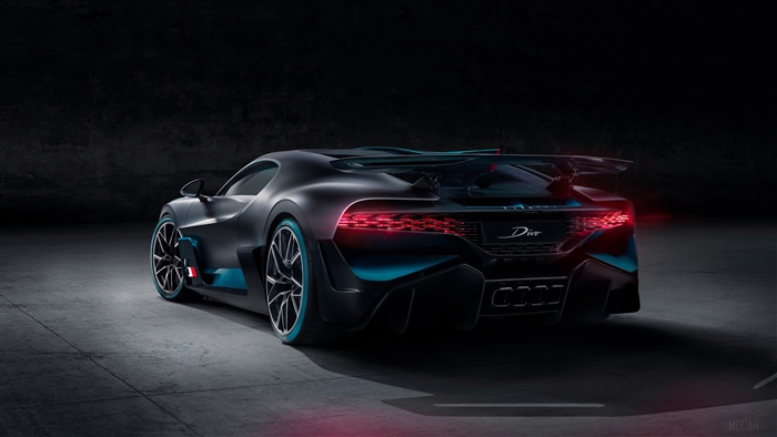 Bugatti Divo 2018 Rear View