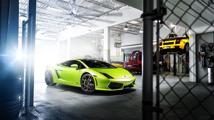 Green Lamborghini Gallardo in a garage 4K