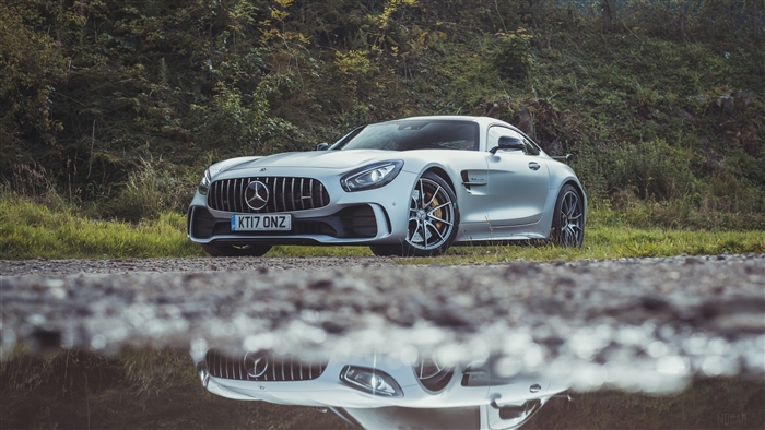 Silver Mercedes-AMG GT R 4K