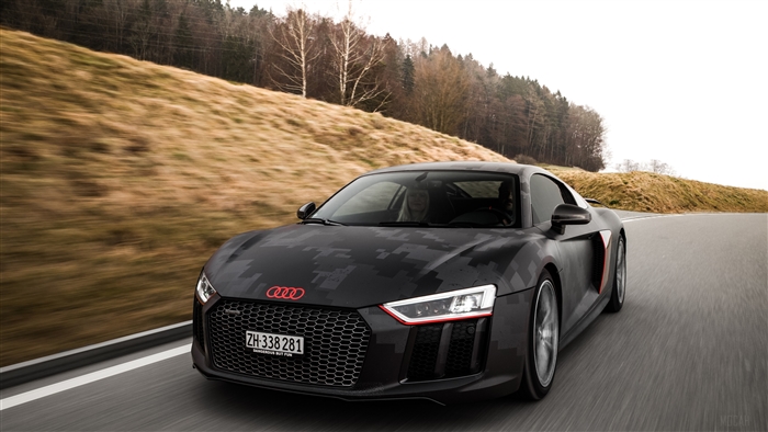 Black Audi R8 V10 Plus