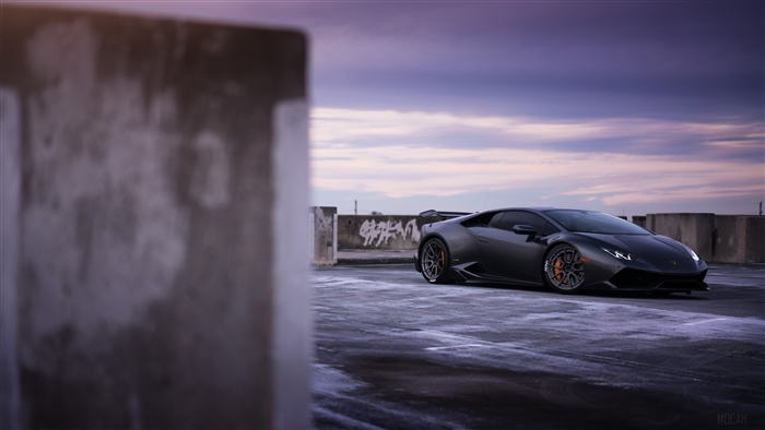 Black Lamborghini Huracan 2018
