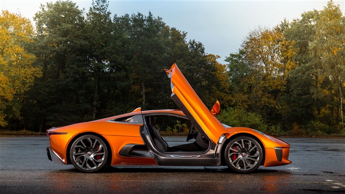 Jaguar C-X75 from Spectre with doors open